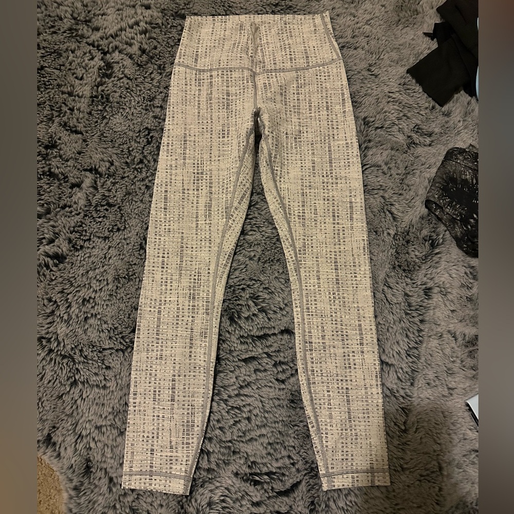 Lululemon legging - Picture 3 of 3